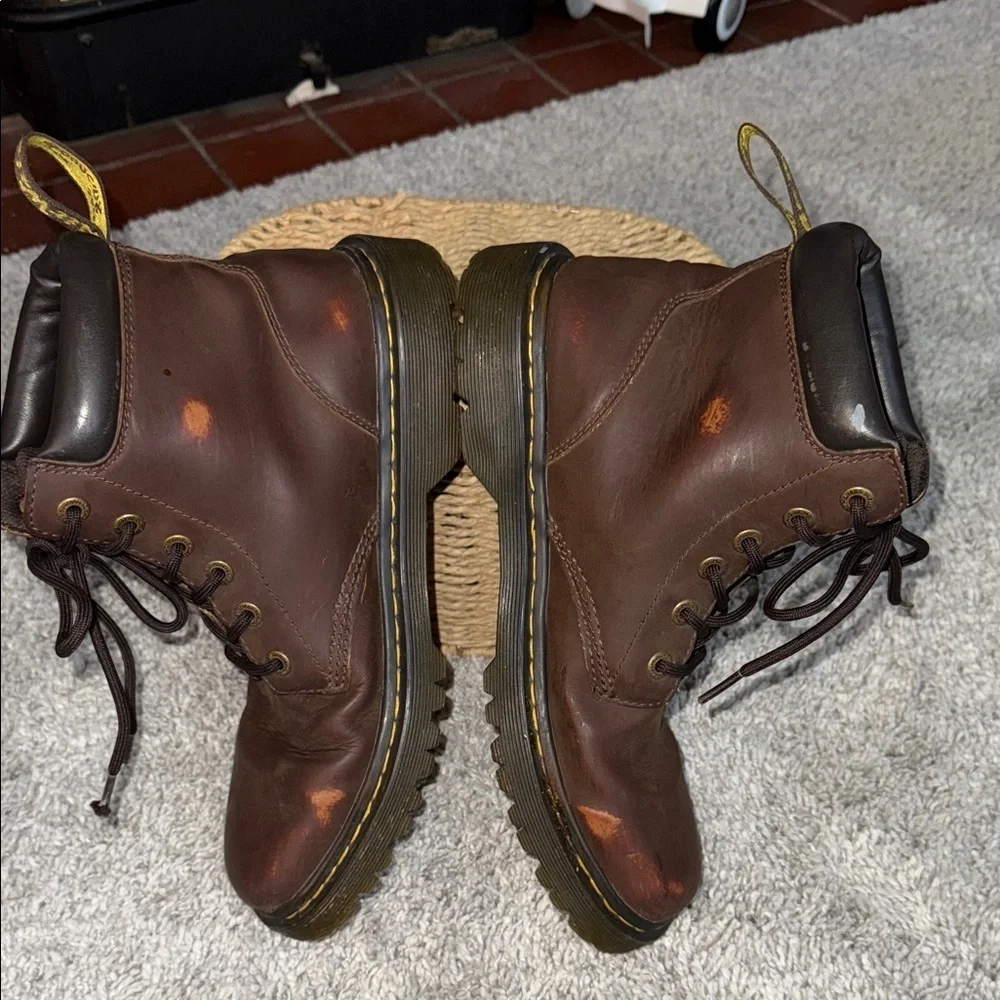 Doc Martens airwair Cartor combat boots distressed look brown leather men’s 10